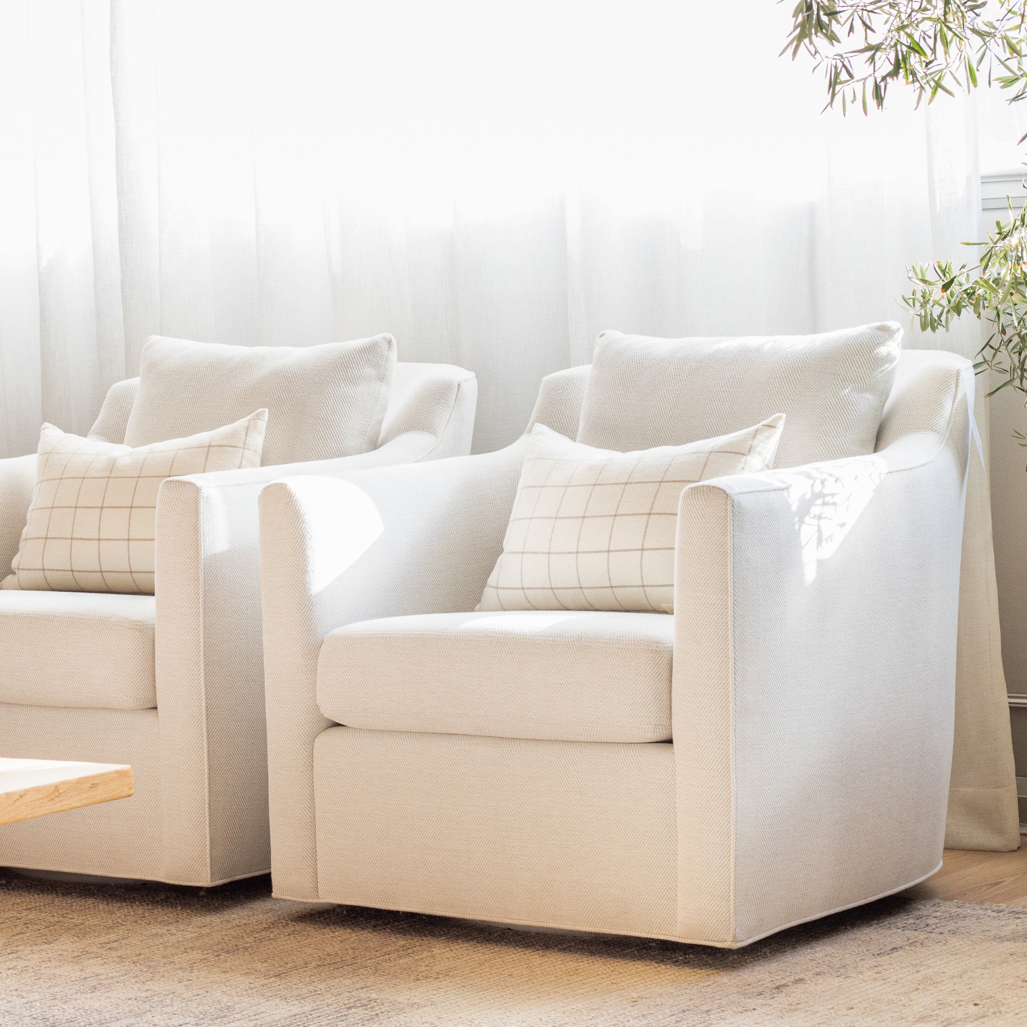 Write a brief description of the file for people with visual impairment or low-bandwidth connections.