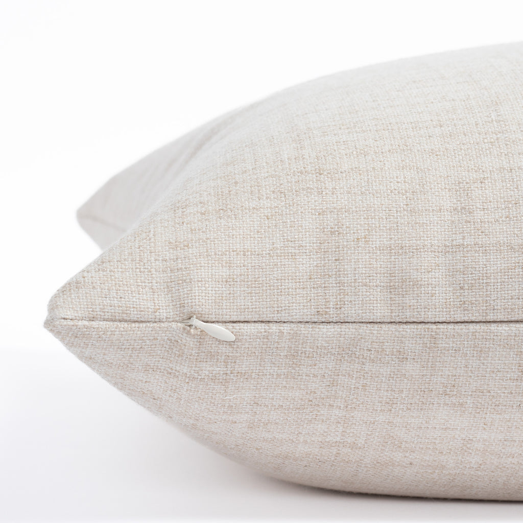 a oatmeal cream throw pillow : zipper detail